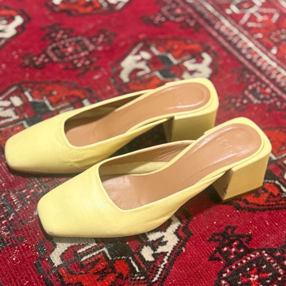 LoQ Vale Nectar Mule in yellow